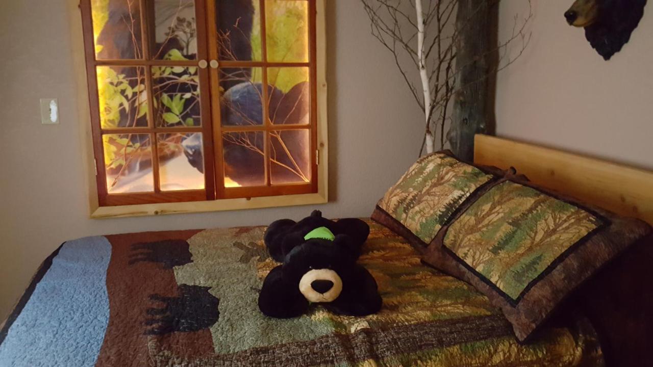 Bear Cove Inn Сент-Игнас Экстерьер фото